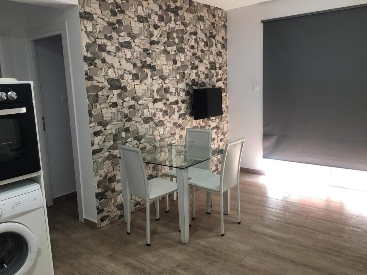 Frangeskos Beach Apartment'S Δεκέλεια Εξωτερικό φωτογραφία