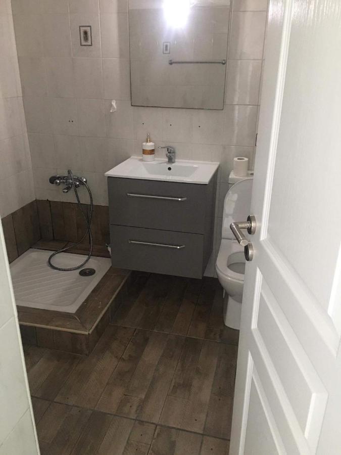 Frangeskos Beach Apartment'S Δεκέλεια Εξωτερικό φωτογραφία